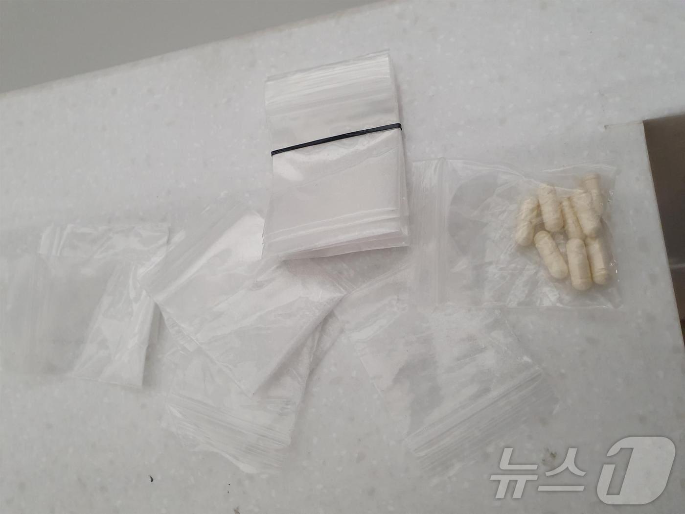 본문 이미지 - 적발된 마약(인천국제공항보안 제공)/뉴스1