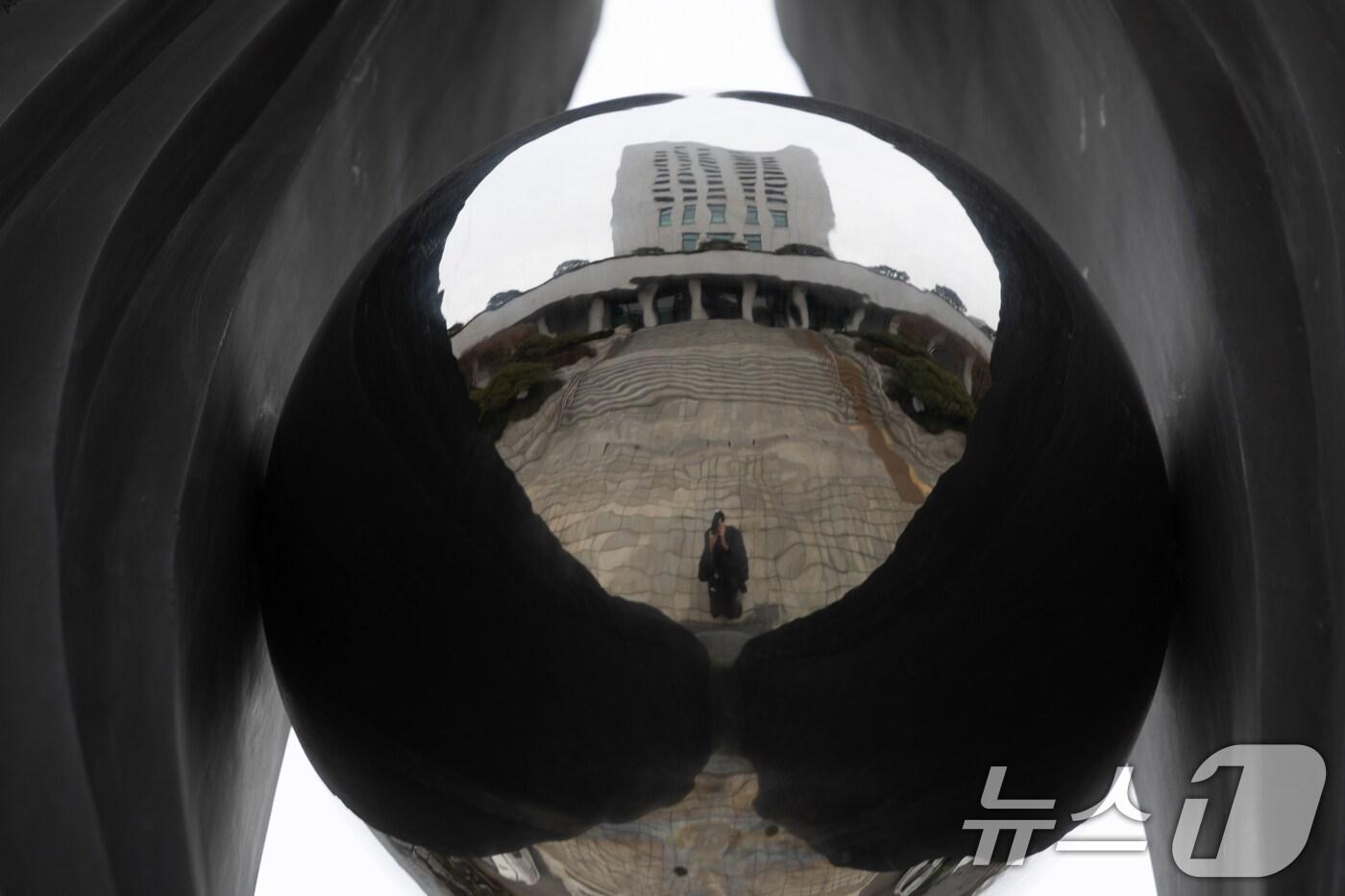 검찰이 윤석열 대통령에 대한 구속기소 여부를 논의하기 위해 개최한 전국 고·지검장 회의가 약 3시간 만에 종료됐다. 사진은 이날 서울 서초구 대검찰청의 모습. 2025.1.26/뉴스1 ⓒ News1 이재명 기자