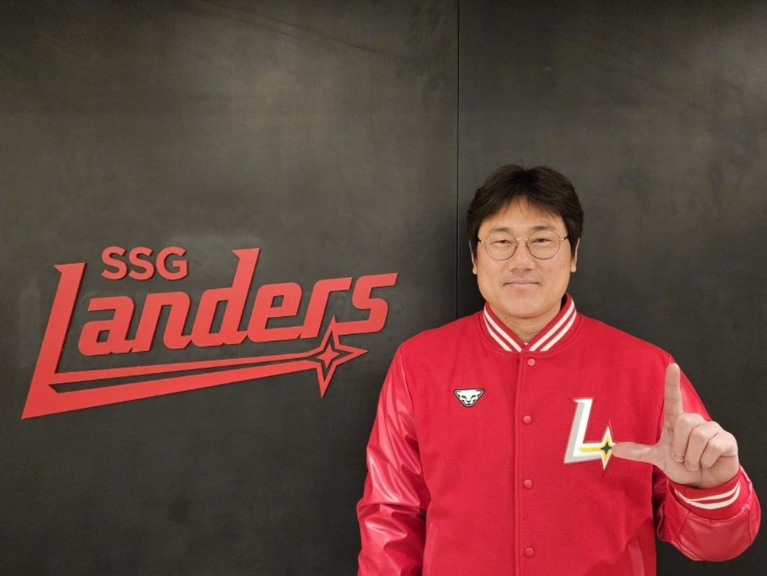 본문 이미지 - SSG 랜더스 퓨처스 감독으로 선임된 박정권 감독. (SSG 랜더스 제공)