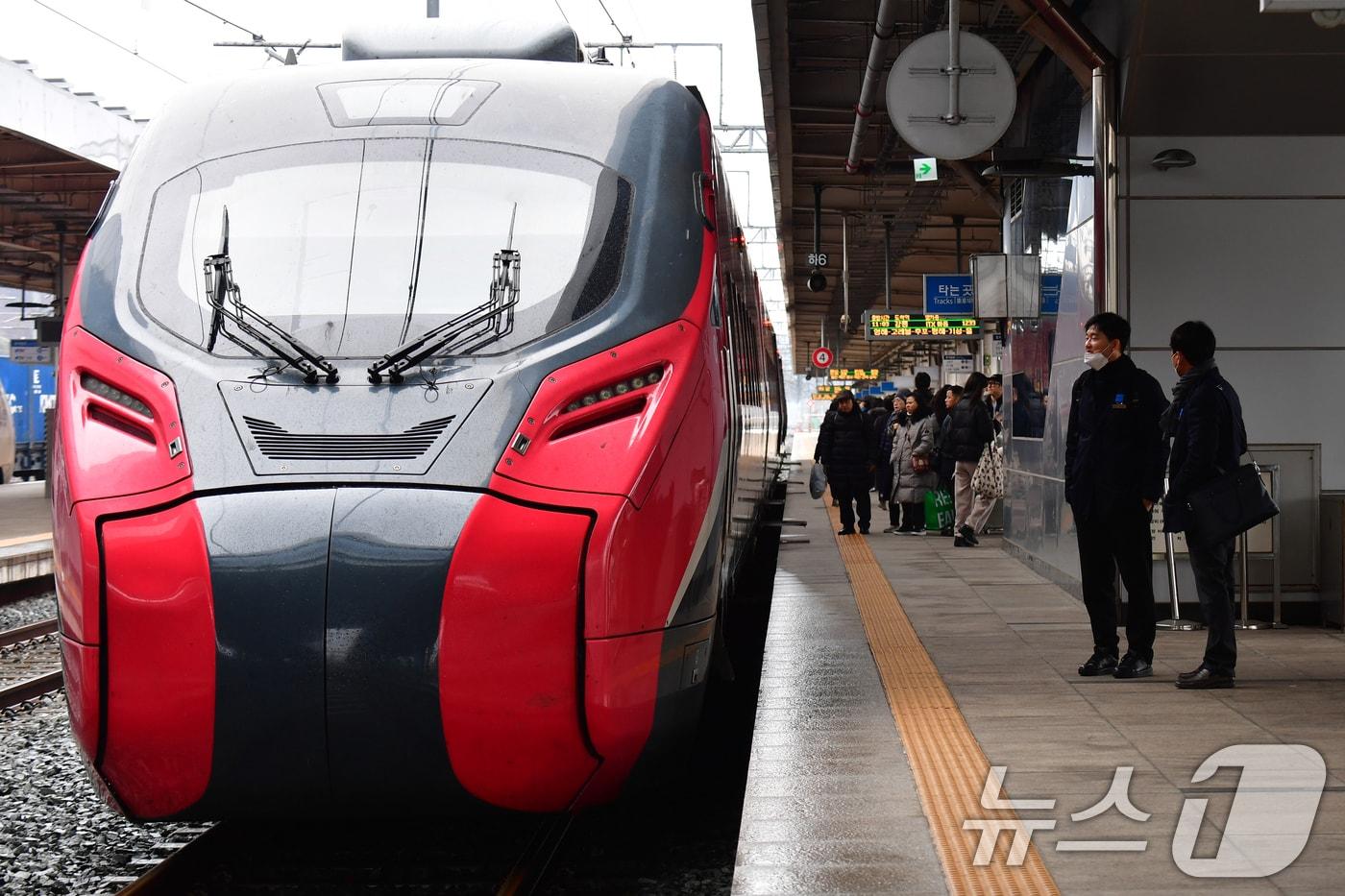 본문 이미지 - 정차한 ITX-마음 열차(자료사진) ⓒ 뉴스1 최창호 기자