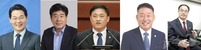 본문 이미지 - 2026년 6·3 전국동시지방선거 전북자치도 부안군수 선거에는 더불어민주당 권익현 군수를 비롯해 박병래 부안군의회 의장, 김정기 전북자치도 도의원, 김양원 전북자치도의회 전 사무처장, 김성수 조국혁신당 전북도당 부위원장 등 5명이 자천타천으로 거론된다. 왼쪽부터 권익현 군수, 김성수 전 군의장, 김정기 도의원, 박병래 군의장, 김양원 전 도의회 사무처장. 2025.1.28/뉴스1ⓒ News1 박제철 기자