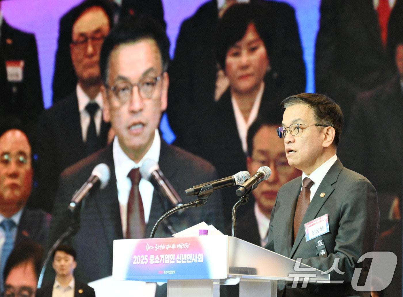 본문 이미지 - 최상목 대통령 권한대행 부총리 겸 기획재정부 장관. &#40;기획재정부 제공&#41; 2025.1.3/뉴스1