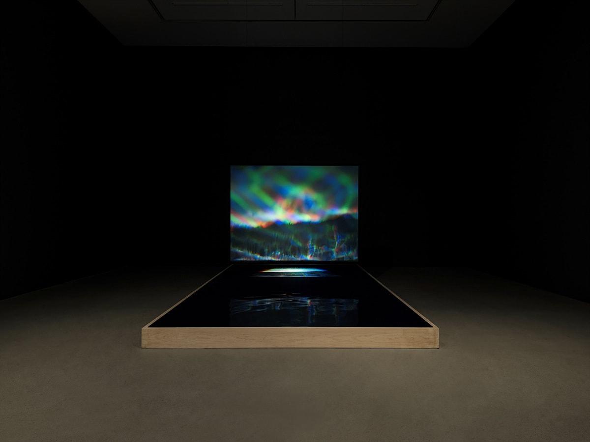 본문 이미지 - 국제갤러리 K3 빌 비올라 개인전,《Moving Stillness》 설치 전경. 이미지 제공: 국제갤러리