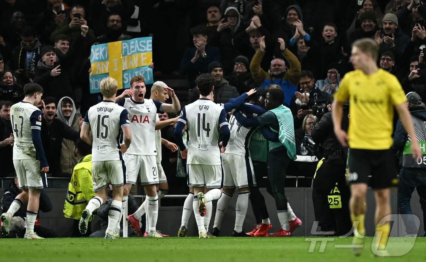유럽축구연맹(UEFA) 유로파리그 16강에 직행한 토트넘.  ⓒ AFP=뉴스1