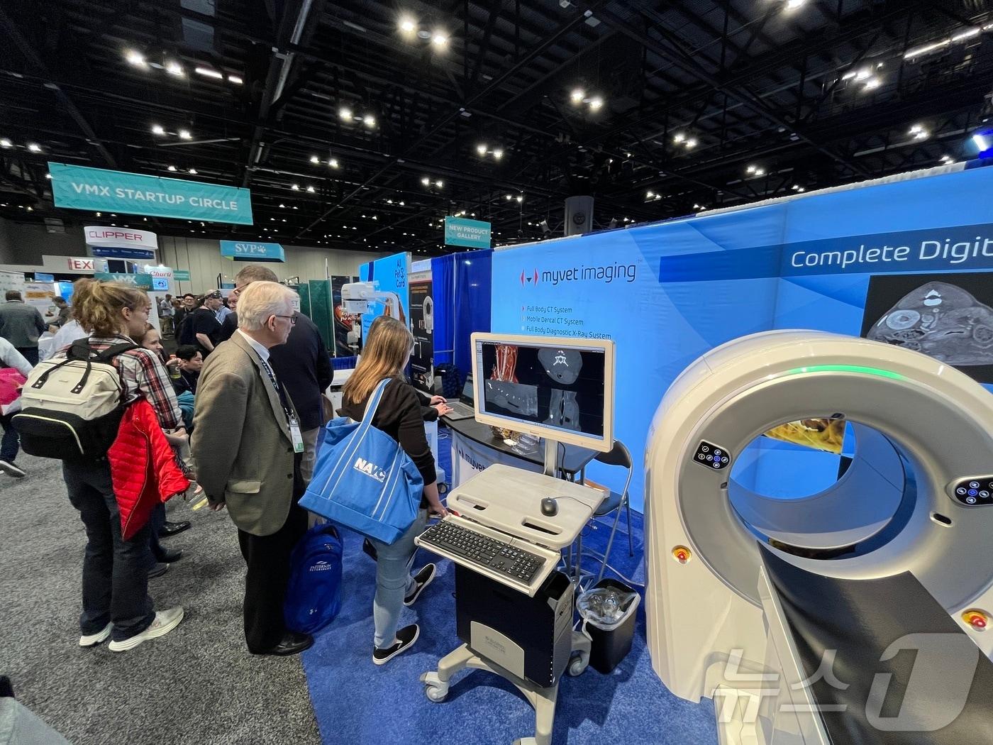 본문 이미지 - 우리엔은 최근 미국에서 열린 수의학술대회 &#39;VMX 2025&#39;에 참가했다고 밝혔다&#40;우리엔 제공&#41;. ⓒ 뉴스1