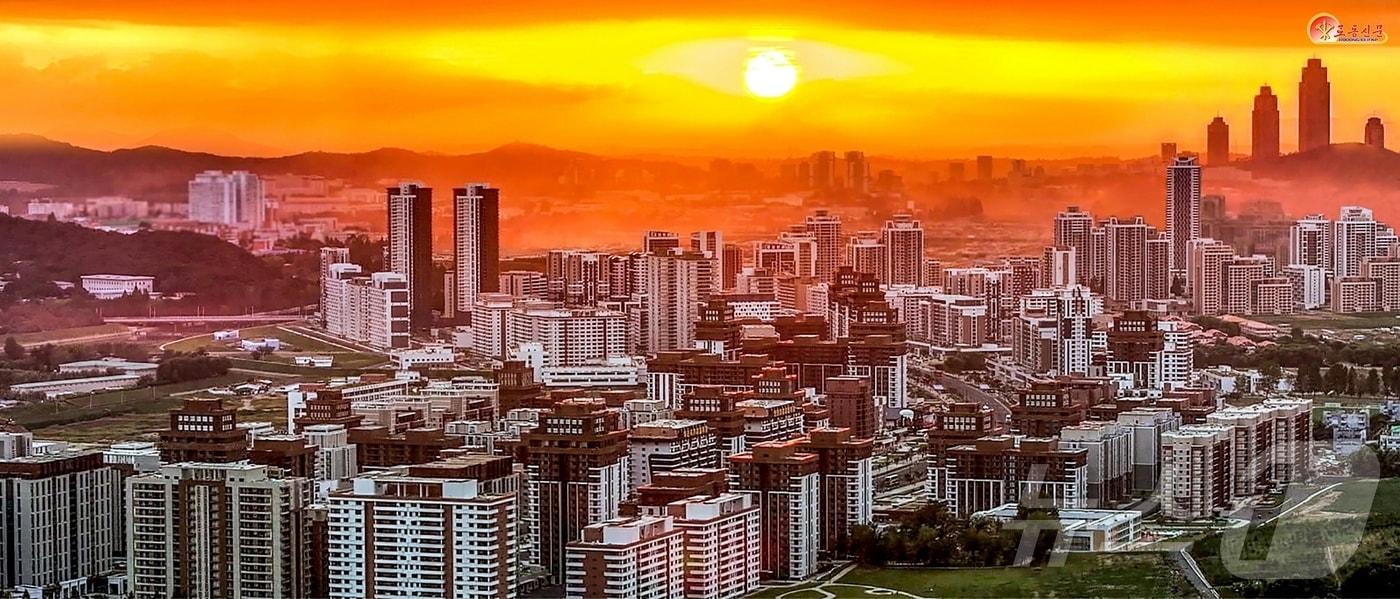 (평양 노동신문=뉴스1) = 북한 노동당 기관지 노동신문은 4일 "당 창건 80돌이 되는 뜻깊은 2025년을 위대한 승리와 영광으로 빛내자＂라고 주문했다. [국내에서만 사용가능. 재배포 금지. DB 금지. For Use Only in the Republic of Korea. Redistribution Prohibited] rodongphoto@news1.kr