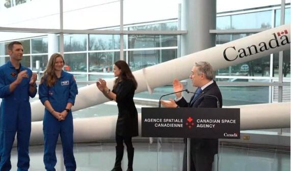 본문 이미지 - 2025년, 우주 탐사와 과학 기술 발전에 대한 관심이 커지는 가운데, 캐나다인들은 미래의 가능성에 대한 호기심을 더욱 키워가고 있다. 2025. 01.01/&lt;출처: canadian space agency&gt;