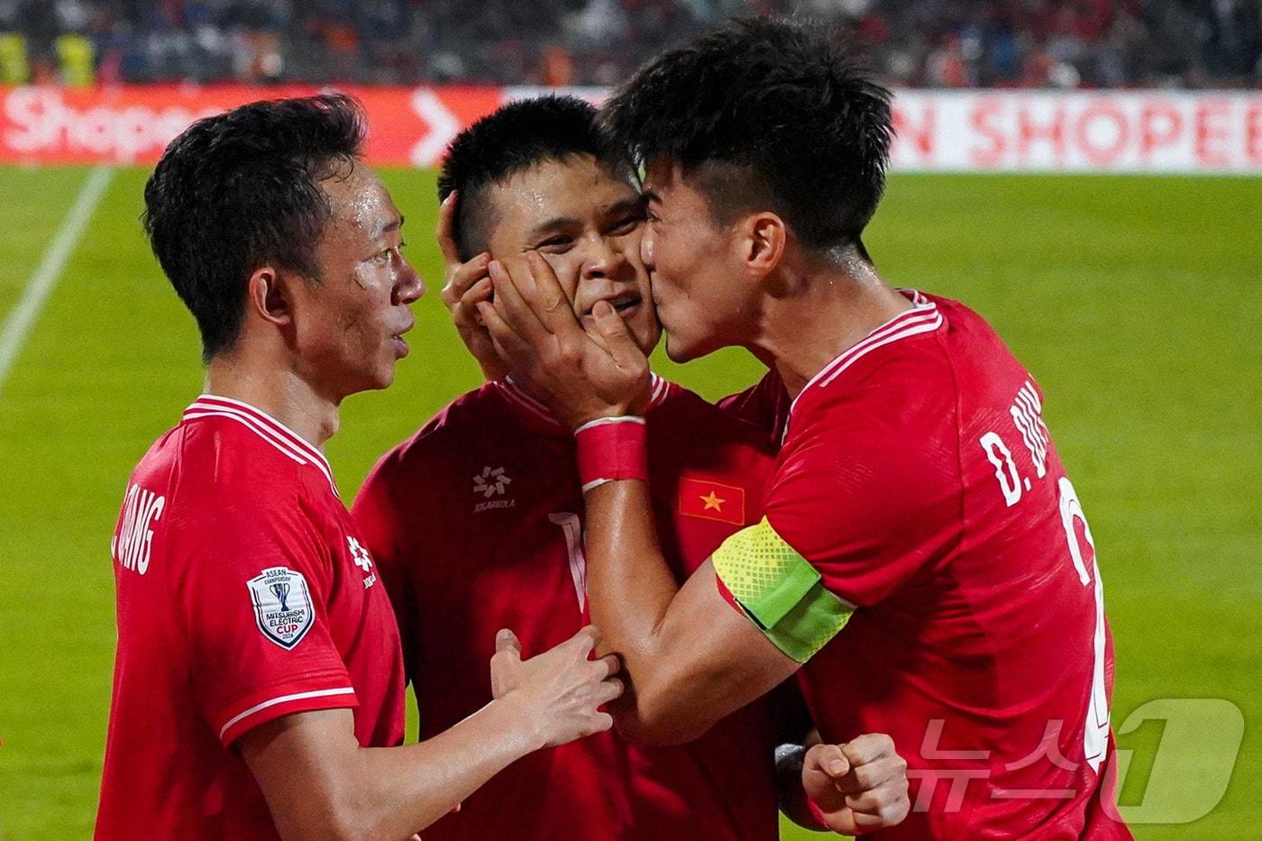 우승 후 기뻐하는 베트남 선수들 ⓒ AFP=뉴스1