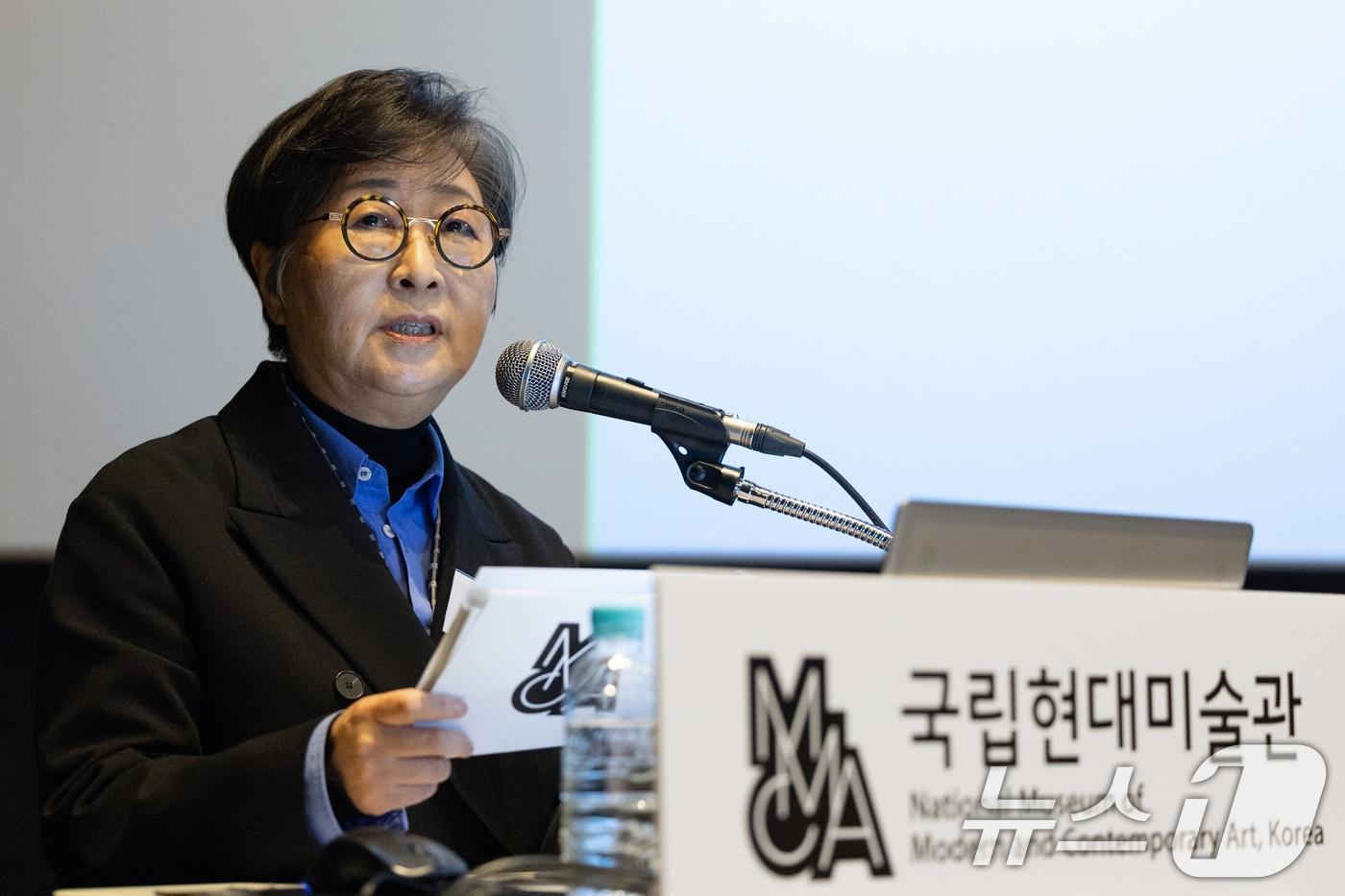 김성희 국립현대미술관장이 7일 오전 서울 종로구 국립현대미술관(MMCA)에서 2025년 전시계획과 주요사업 및 운영방향에 대해 발표하고 있다.  2025.1.7/뉴스1 ⓒ News1 이승배 기자