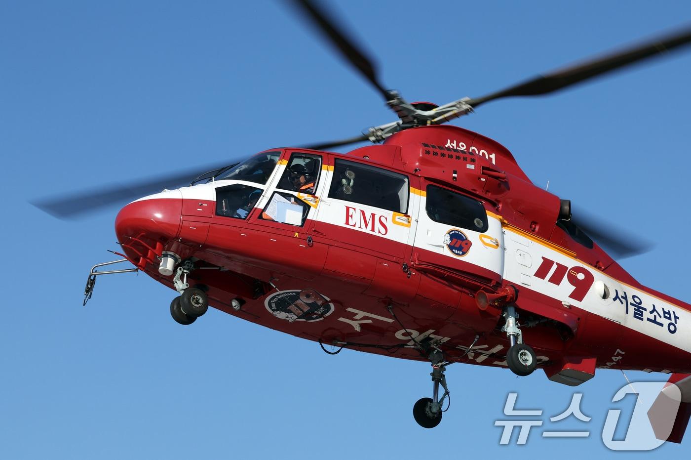 본문 이미지 - 소방헬기 운행 모습 (뉴스1 자료 사진) 2026..4.7 ⓒ 뉴스1 