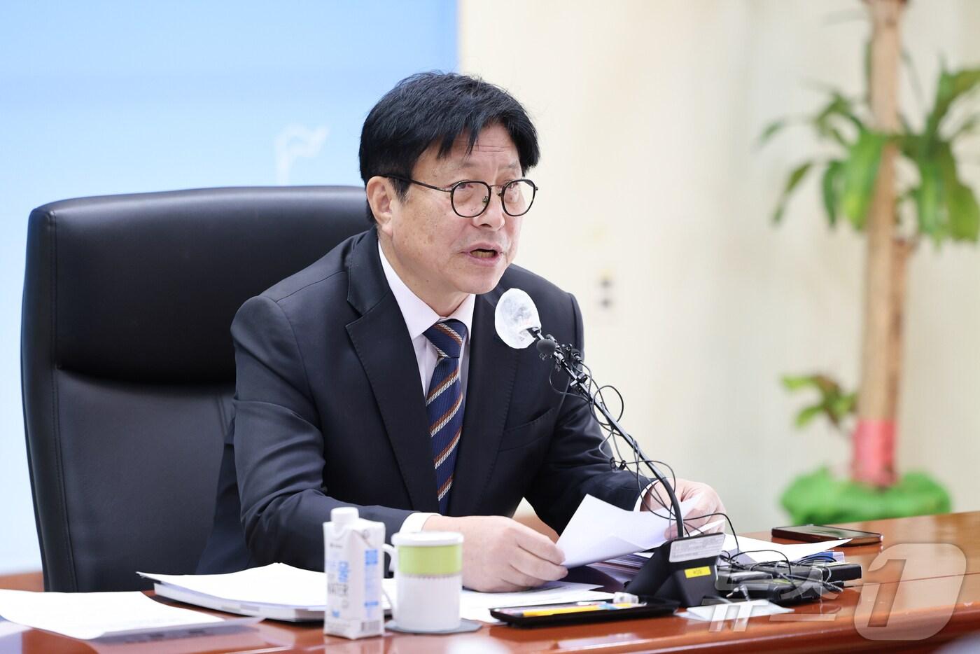 본문 이미지 - 도성훈 교육감이 7일 시교육청 영상회의실에서 열린 2025 신년 기자간담회에서 발언하고 있다.(인천시교육청 제공)2025.1.7/뉴스1