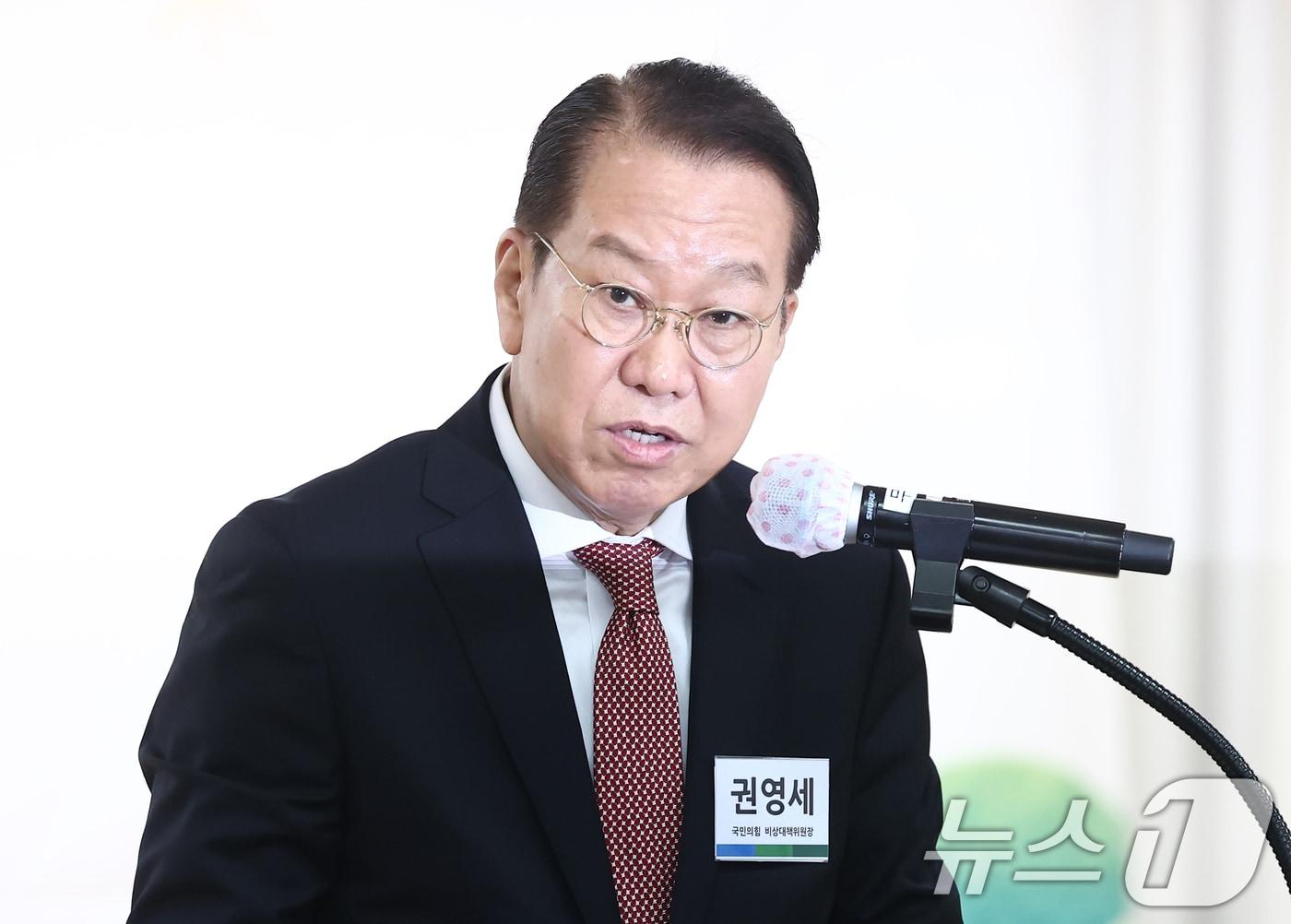 본문 이미지 - 권영세 국민의힘 비상대책위원장이 7일 서울 영등포구 이룸센터에서 열린 2025년 장애계 신년인사회에서 축사하고 있다. 2024.1.7/뉴스1 ⓒ News1 김민지 기자