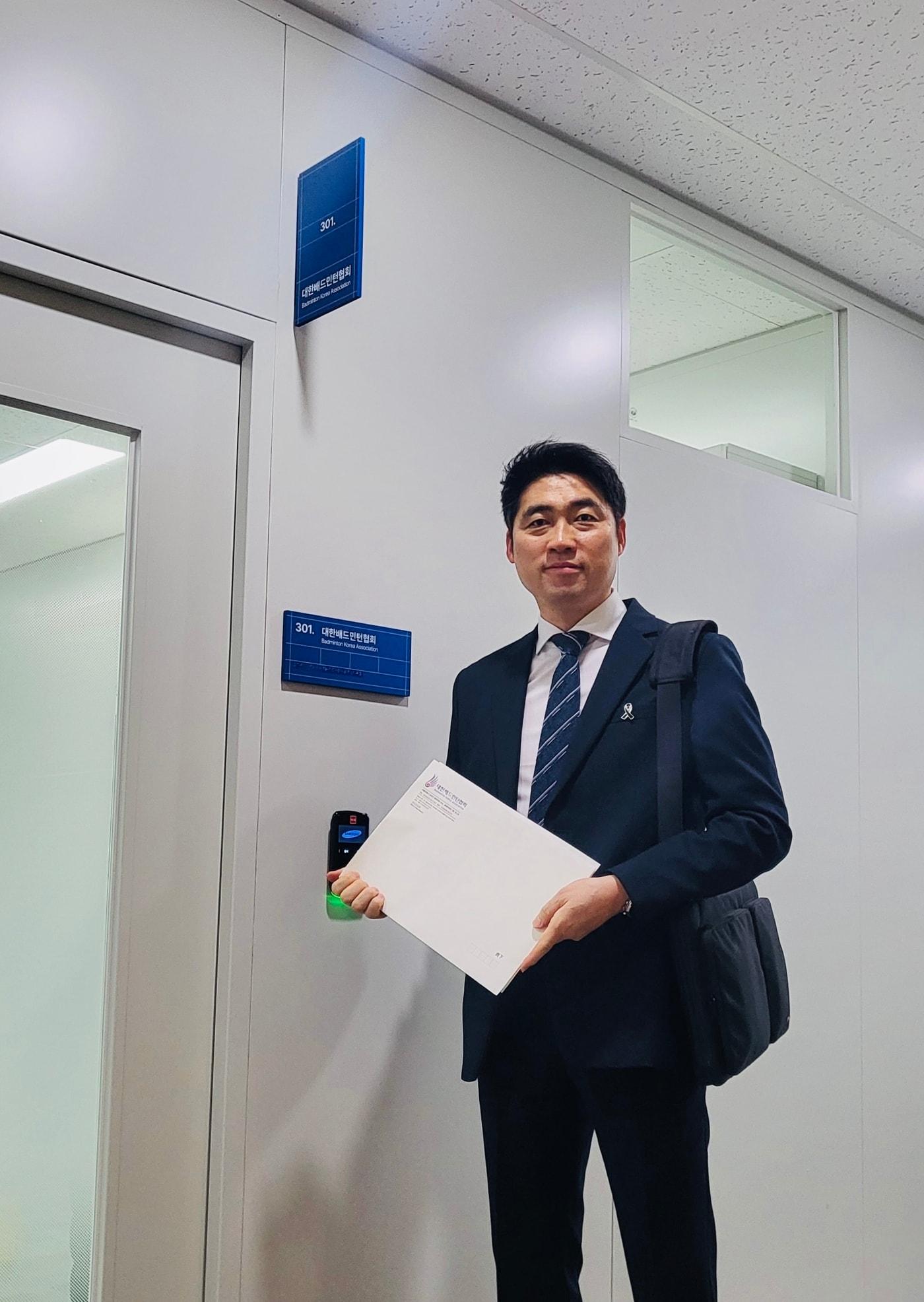 본문 이미지 -  대한배드민턴협회장 선거에 출마한 김동문 교수(김동문 제공)