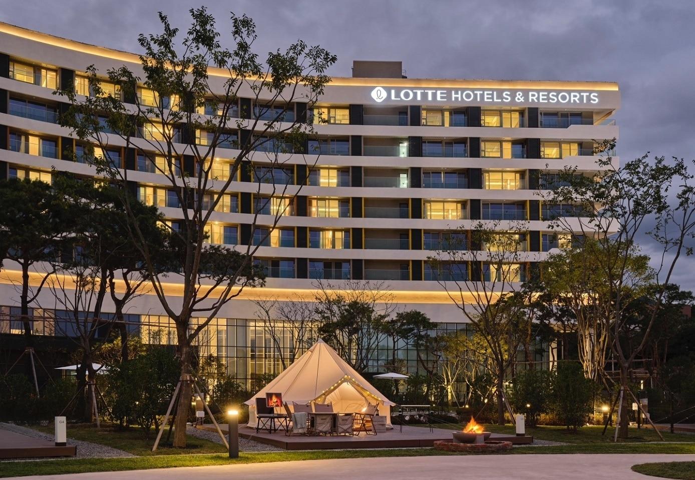 본문 이미지 - 롯데호텔앤리조트 김해 야외 글램핑장. (롯데호텔앤리조트 제공).