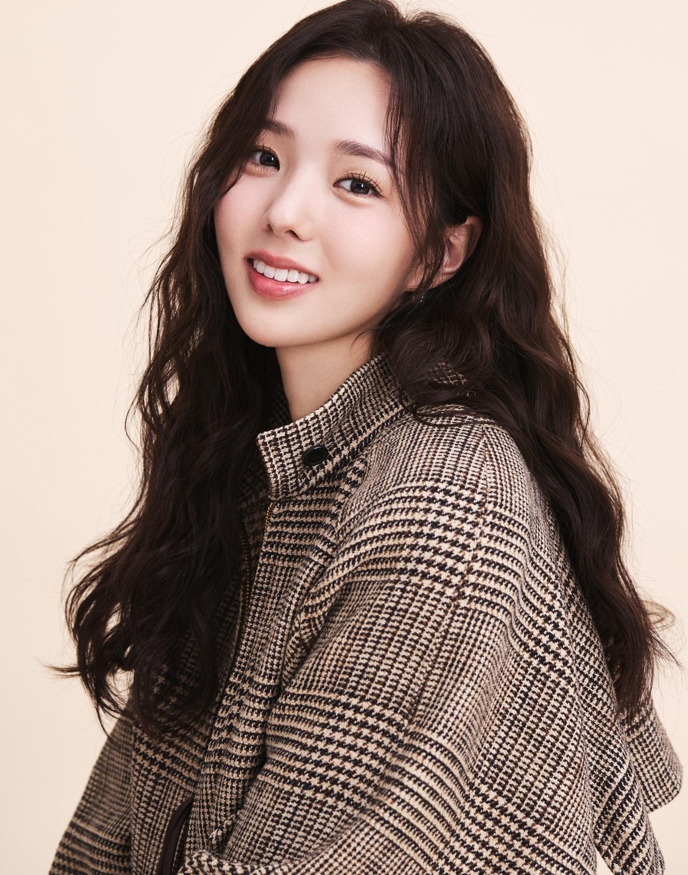 본문 이미지 - 채수빈 / 킹콩by스타쉽