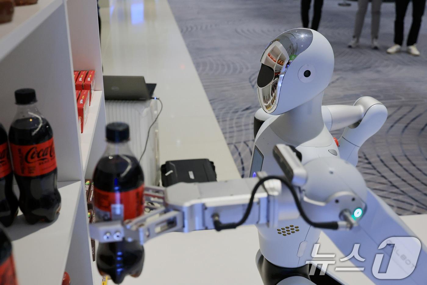 (사진은 기사 내용과 무관함) CES 2025 엔비디아 전시관에 전시된 휴머노이드 로봇 갈봇.(공동취재) 2025.1.8/뉴스1 ⓒ News1 신웅수 기자