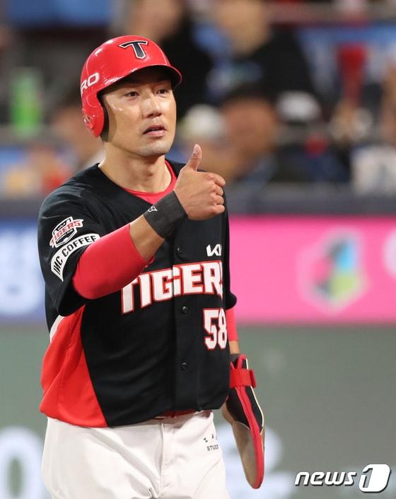 본문 이미지 - KIA 타이거즈에 잔류한 FA 서건창. &#40;KIA 제공&#41;