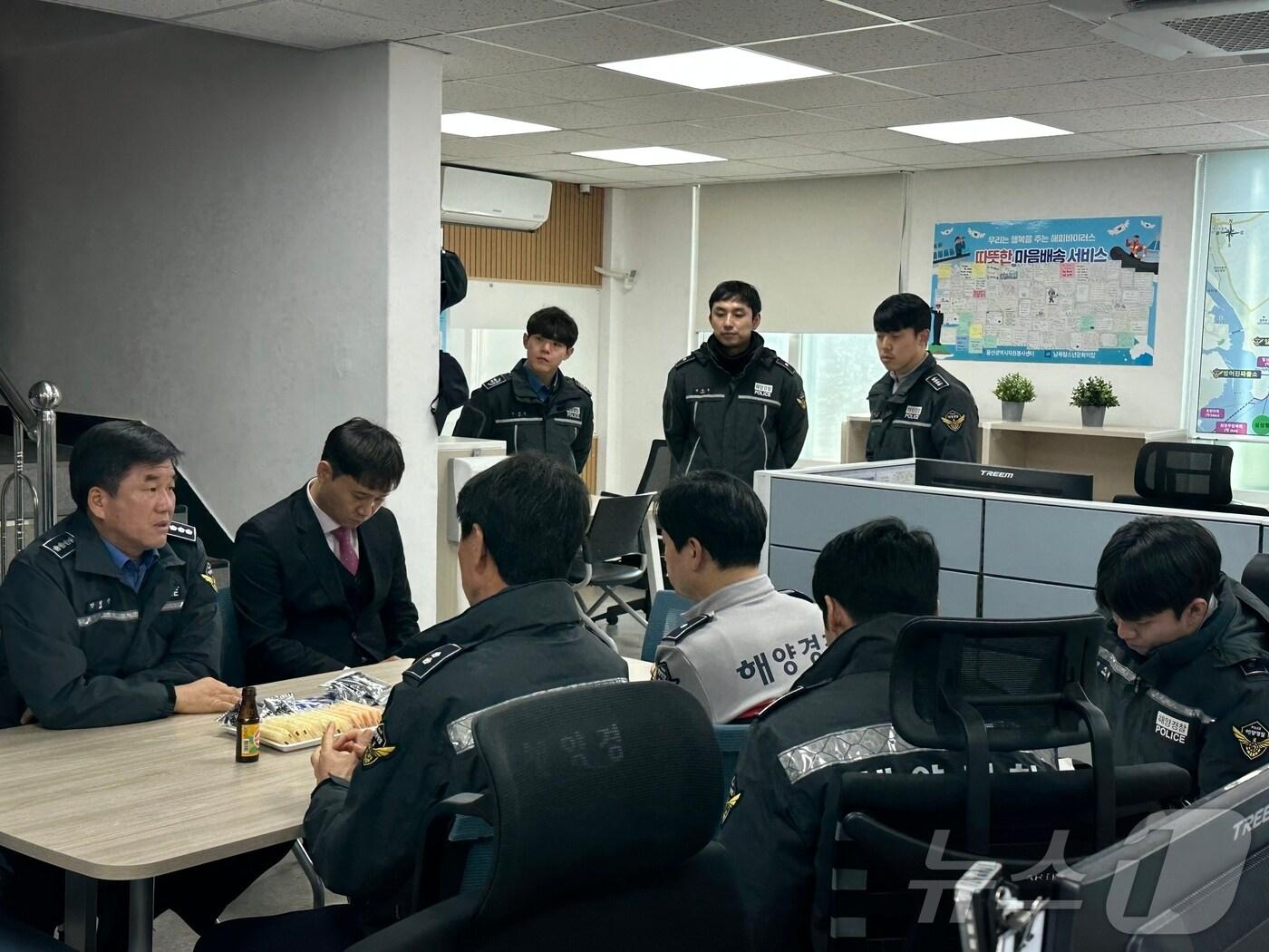 본문 이미지 - 울산해양경찰서가 겨울철 기상악화 및 기습 한파로 인한 해양사고 예방을 위해 집중 점검을 진행한다고 9일 밝혔다.(울산 해경 제공)