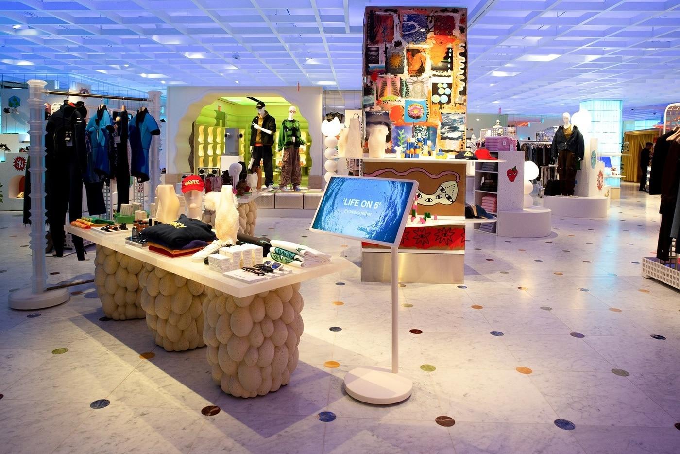 미국 뉴욕의 명품 백화점 &#39;쁘렝땅&#39;에서 예술의 순환성을 주제로 진행되는 전시에서 LG 스탠바이미 2가 백화점 곳곳에 설치돼 참여 브랜드의 스토리를 담은 영상 콘텐츠를 선보이고 있는 모습&#40;LG전자 제공&#41;. ⓒ 뉴스1