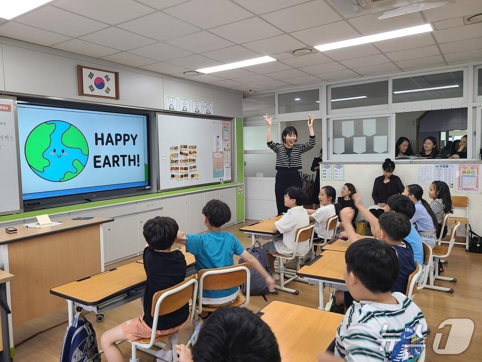 본문 이미지 - 전남교과교육연구회의  &#39;수업나눔 연수회&#39; 수업공개 장면.&#40;전남도교육청 제공, 재판매 및 DB 금지&#41;/뉴스1