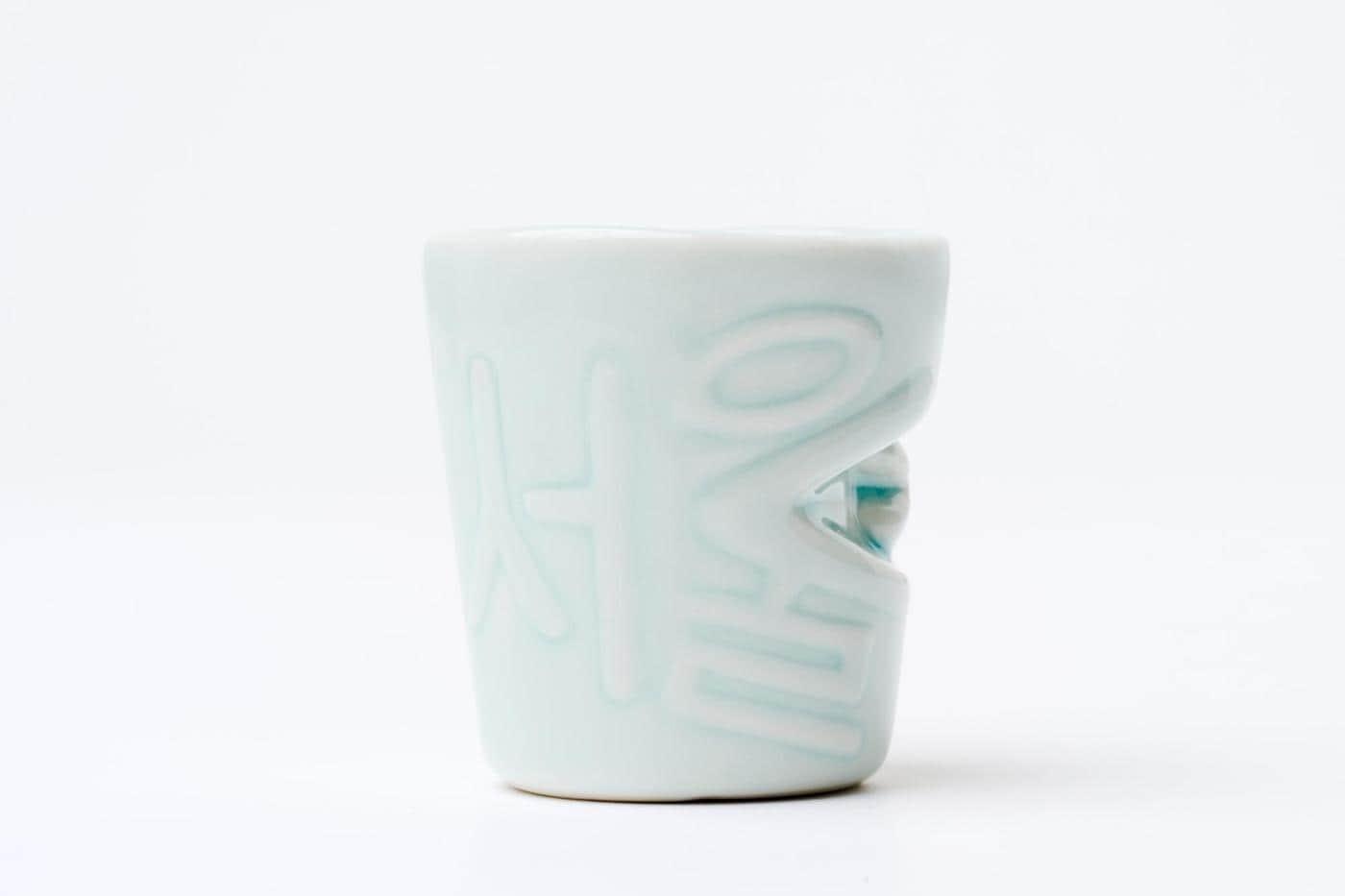 광주요와 토마스 헤더윅이 협업해 제작한 &#39;서울비엔날레잔&#39; / 사진=㈜화요 제공