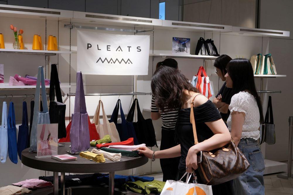 본문 이미지 - 플리츠마마 시부야 팝업스토어 전경 / 사진=제공