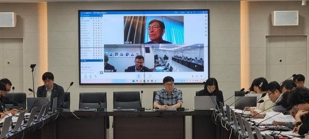 본문 이미지 - 다채움 화상회의시스템으로 진행한 예산편성 긴급 대책회의.(충북교육청 제공. 재판매 및 DB금지)/뉴스1