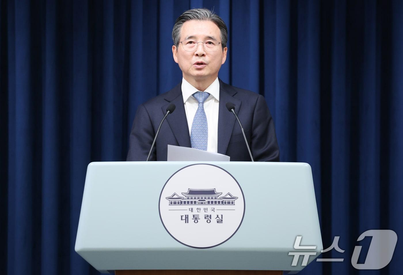 김용범 정책실장이 1일 서울 용산 대통령실 청사에서 샘 올트먼 오픈AI CEO 접견 관련 브리핑을 하고 있다. 2025.10.1/뉴스1 ⓒ News1 허경 기자