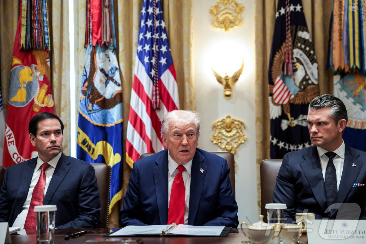 도널드 트럼프 미국 대통령이 9일(현지시간) 워싱턴DC 백악관에서 열린 각료회의에서 발언하고 있다. 2025.10.09. ⓒ 로이터=뉴스1 ⓒ News1 류정민 특파원