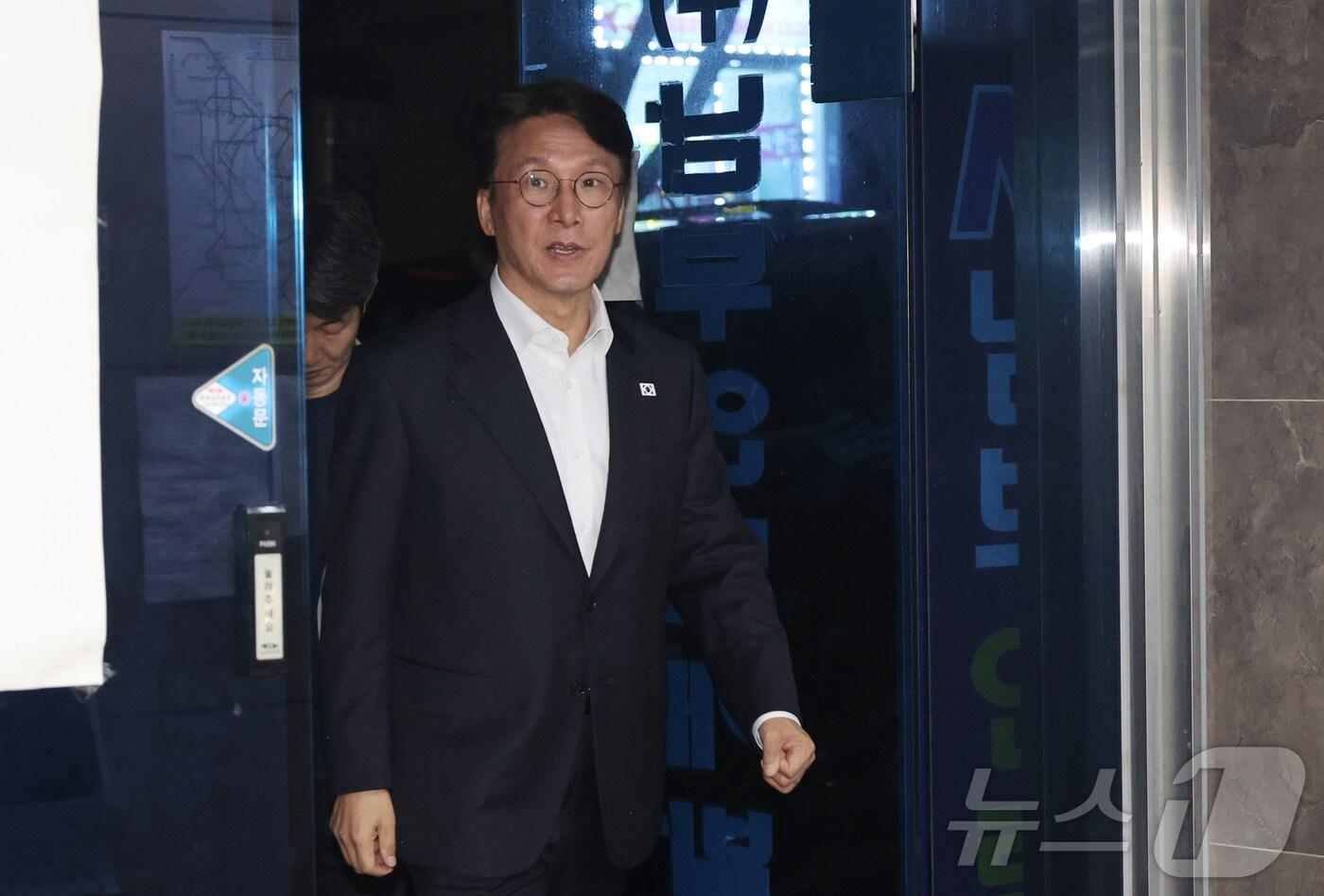 김민석 국무총리가 지난 10일 오전 서울 구로구 도림로 인력사무소를 방문하고 있다. 2025.10.10/뉴스1 ⓒ News1 청사사진기자단