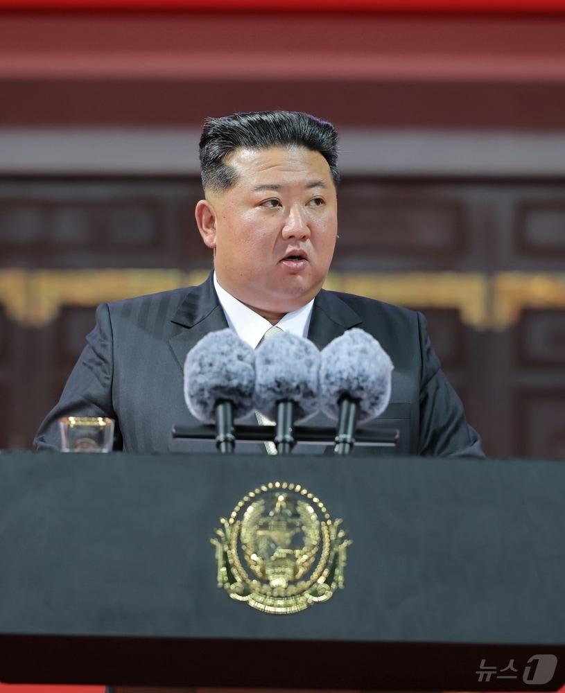 본문 이미지 - &#40;평양 노동신문=뉴스1&#41; = 북한 노동당 기관지 노동신문은 10일 김정은 당 총비서가 참석한 가운데 당 창건 80주년 경축대회가 지난 9일 저녁 5월1일 경기장에서 성대히 진행됐다고 보도했다. [국내에서만 사용가능. 재배포 금지. DB 금지. For Use Only in the Republic of Korea. Redistribution Prohibited] rodongphoto@news1.kr