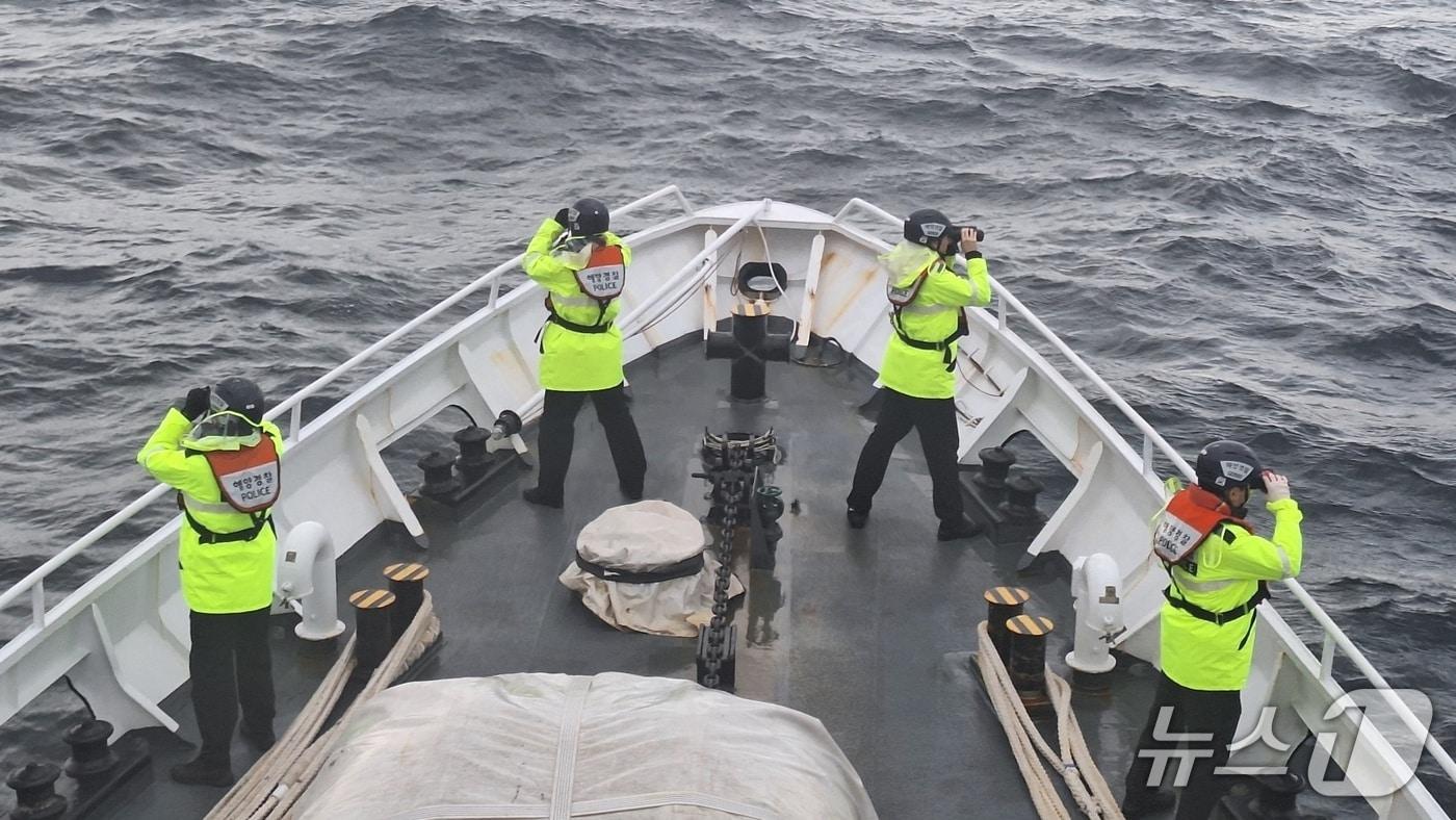 실종자 수색하는 해경 자료사진. 기사 이해를 돕기 위한 것으로, 해당 사고와 관련없음.&#40;뉴스1 DB&#41;