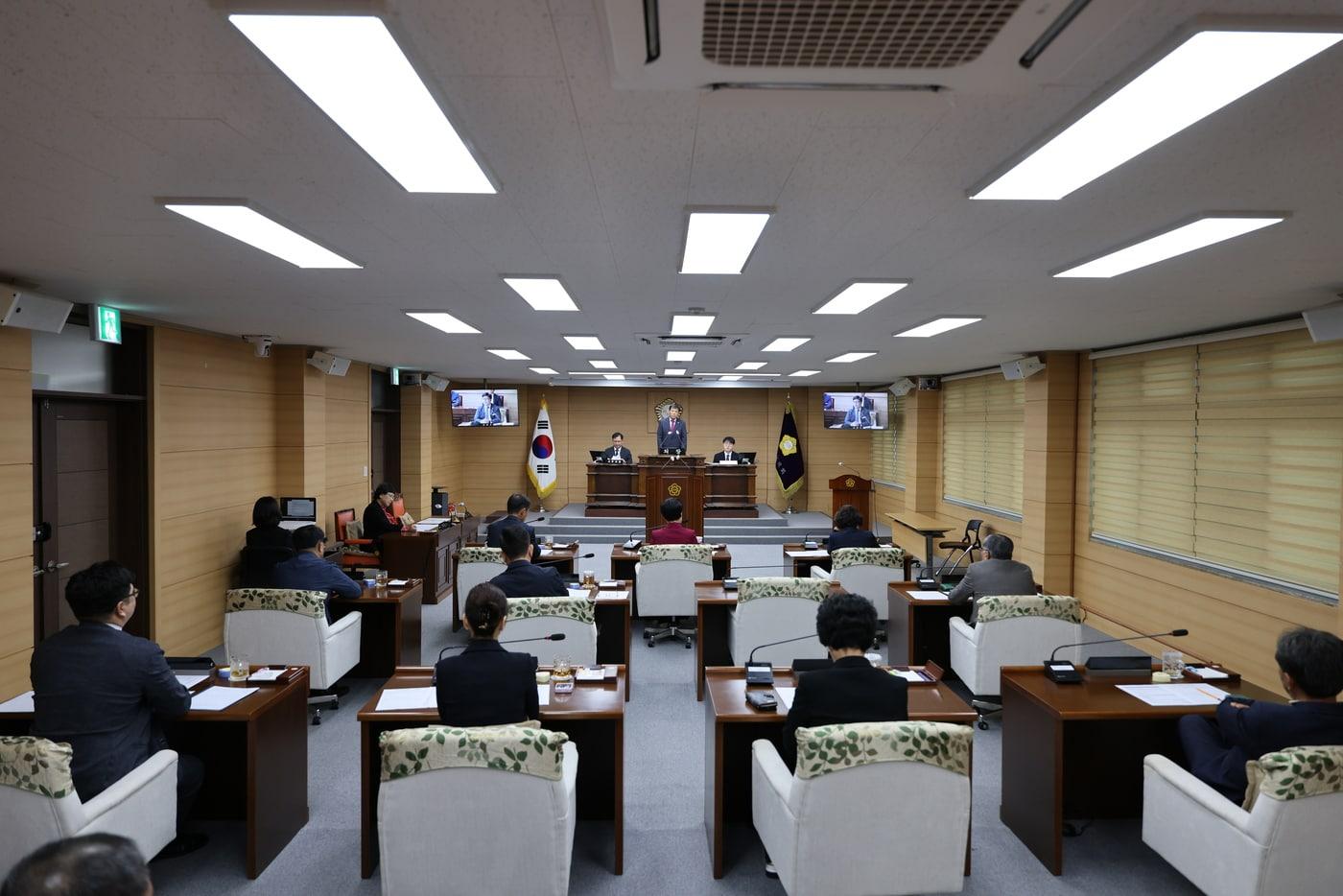 부여군의회 296회 임시회 진행 모습.&#40;부여군의회 제공. 재판매 및 DB금지&#41;/뉴스1