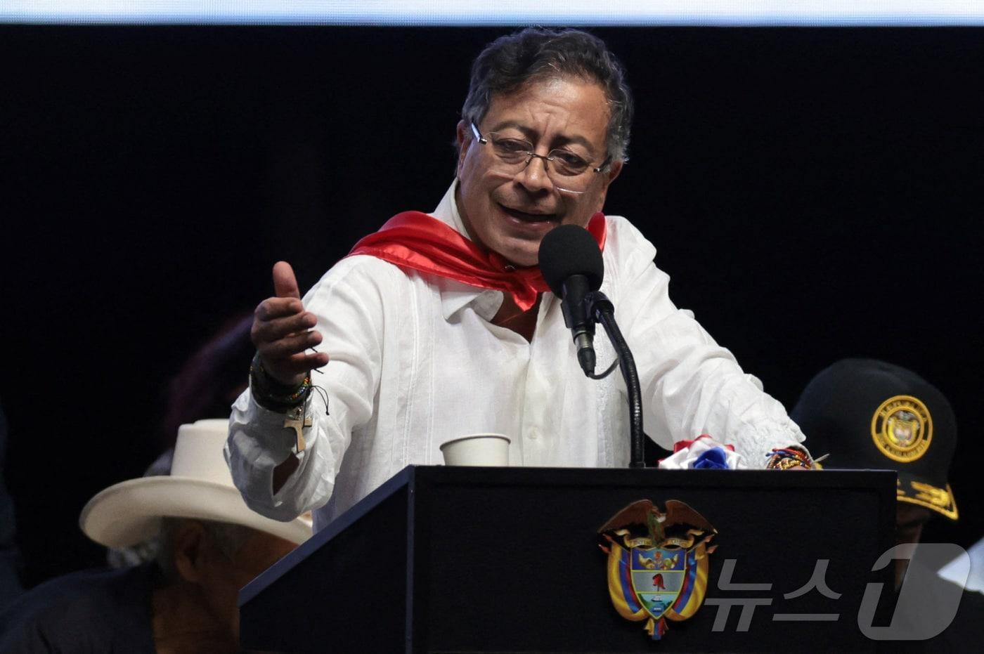 구스타보 페트로 콜롬비아 대통령이 3일&#40;현지시간&#41; 콜롬비아 이바게에서 열린 &#39;존엄과 민주주의&#39;&#40;Dignity and Democracy&#41; 행사에서 연설하고 있다. 2025.10.03. ⓒ 로이터=뉴스1 ⓒ News1 윤다정 기자