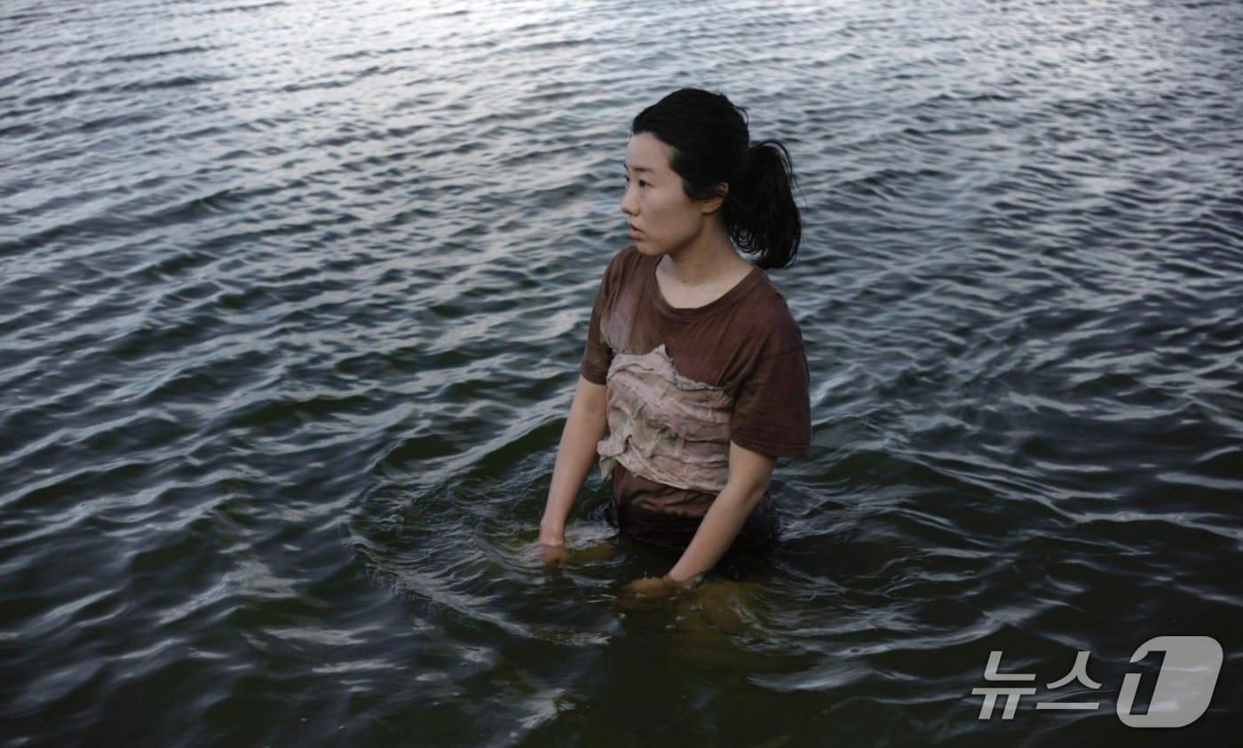 에스토니아 쿠무 미술관에서 전시 중인 &#39;They Began to Talk&#39;&#40;그들은 이야기를 시작했다&#41; 소개 ⓒ 뉴스1