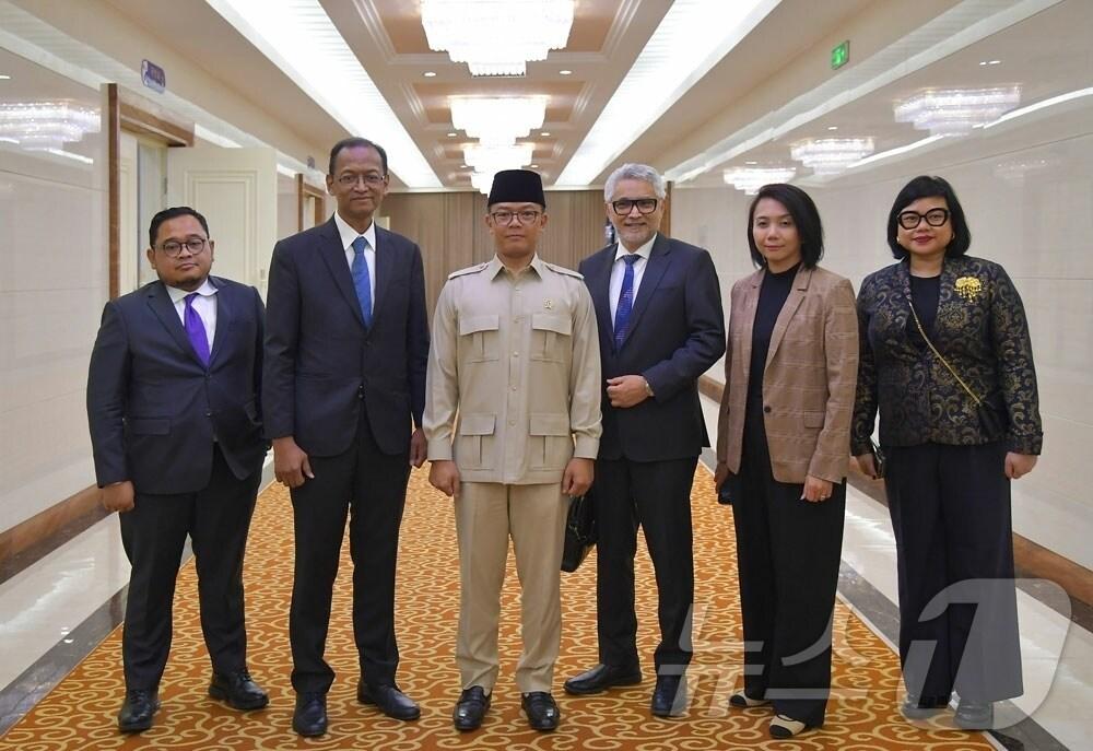 본문 이미지 - &#40;평양 노동신문=뉴스1&#41; = 북한 노동당 기관지 노동신문은 수기오노 인도네시아 외교장관 일행이 노동당 창건 80주년 기념행사에 참석하기 위해 10일 평양에 도착했다고 11일 보도했다. [국내에서만 사용가능. 재배포 금지. DB 금지. For Use Only in the Republic of Korea. Redistribution Prohibited] rodongphoto@news1.kr