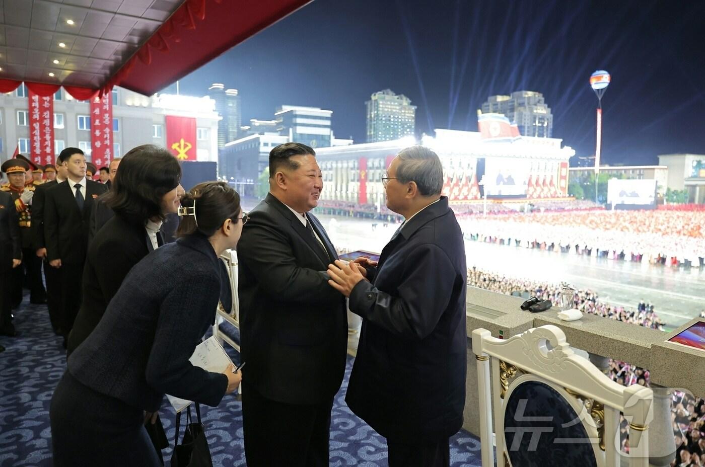 &#40;평양 노동신문=뉴스1&#41; = 북한 노동당 기관지 노동신문은 11일 당 창건 80주년 경축 열병식이 전날 김일성광장에서 성대히 거행됐다고 보도했다. 새 대륙간탄도미사일&#40;ICBM&#41; &#39;화성-20형&#39;이 이날 처음 공개됐다. [국내에서만 사용가능. 재배포 금지. DB 금지. For Use Only in the Republic of Korea. Redistribution Prohibited] rodongphoto@news1.kr