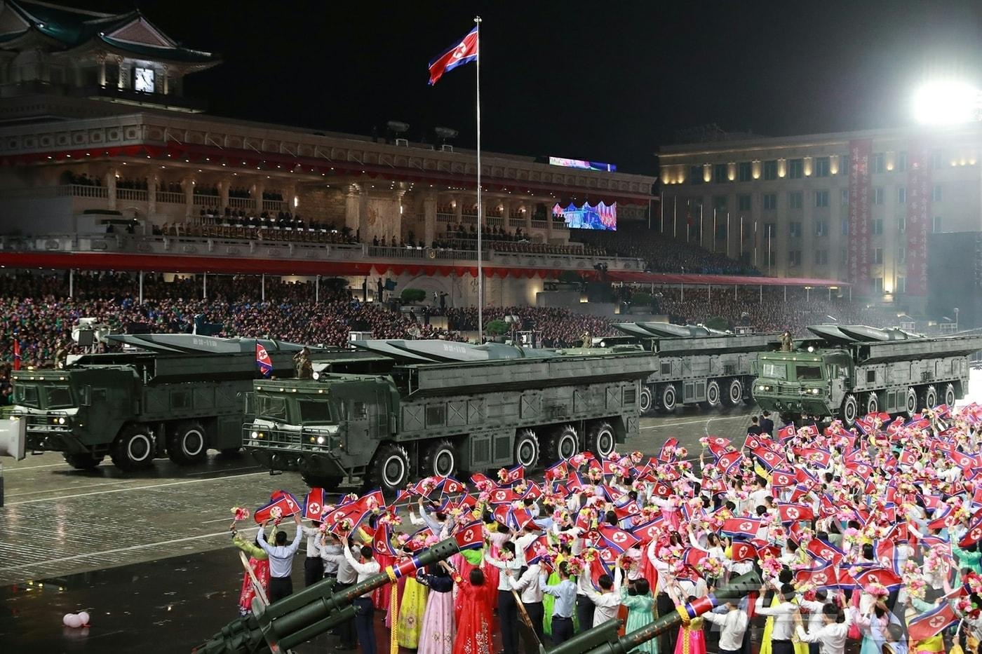 &#40;평양 노동신문=뉴스1&#41; = 북한 노동당 기관지 노동신문은 11일 당 창건 80주년 경축 열병식이 전날 김일성광장에서 성대히 거행됐다고 보도했다. 새 대륙간탄도미사일&#40;ICBM&#41; &#39;화성-20형&#39;이 이날 처음 공개됐다. [국내에서만 사용가능. 재배포 금지. DB 금지. For Use Only in the Republic of Korea. Redistribution Prohibited] rodongphoto@news1.kr