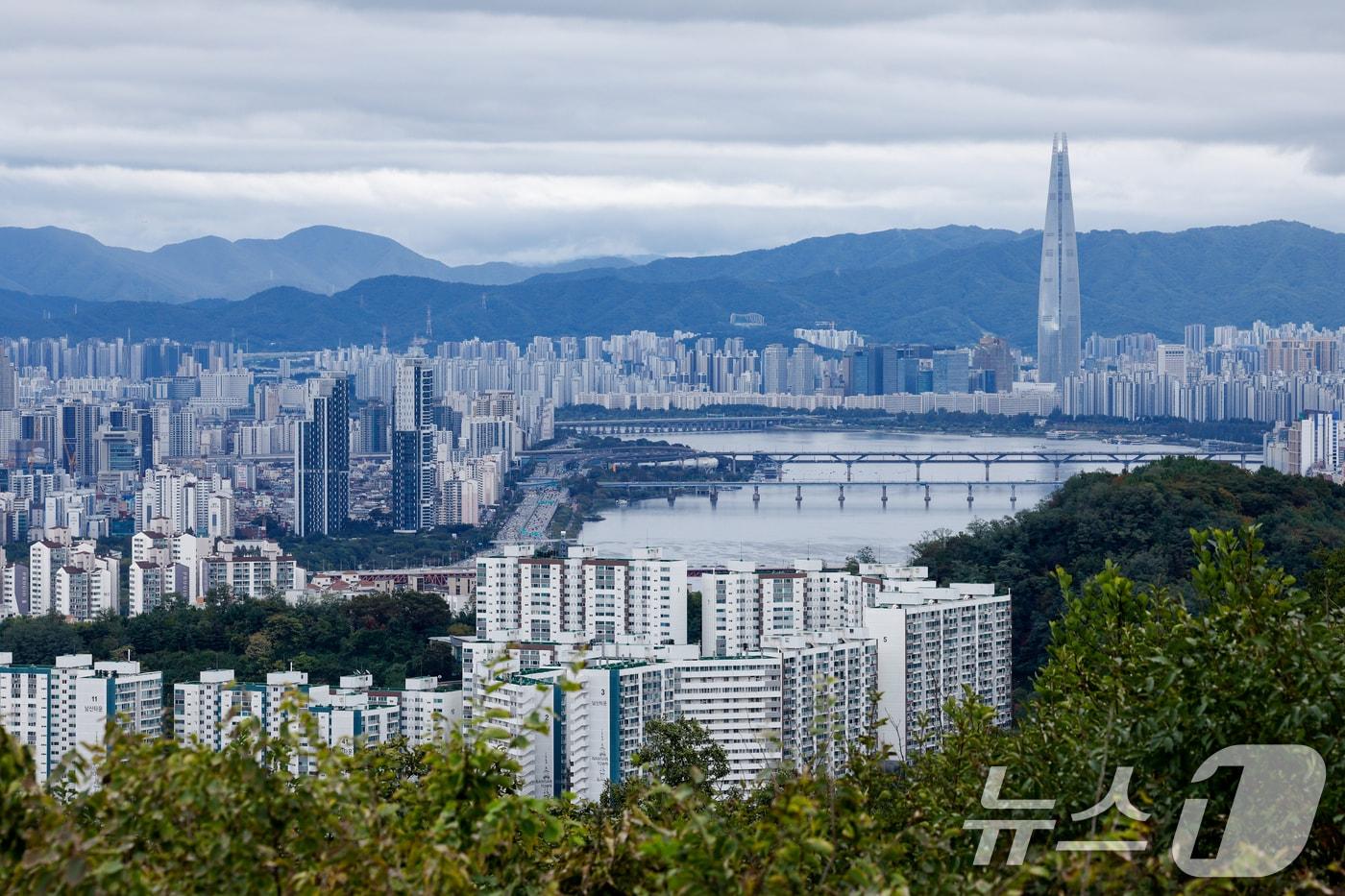 서울 도심 아파트2025.10.12/뉴스1 ⓒ News1 안은나 기자