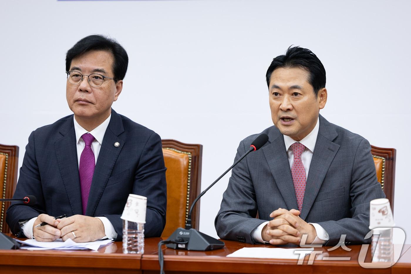 장동혁 국민의힘 대표가 지난 10월 12일 서울 여의도 국회에서 열린 기자간담회에서 모두 발언을 하고 있다. 2025.10.12/뉴스1 ⓒ News1 유승관 기자