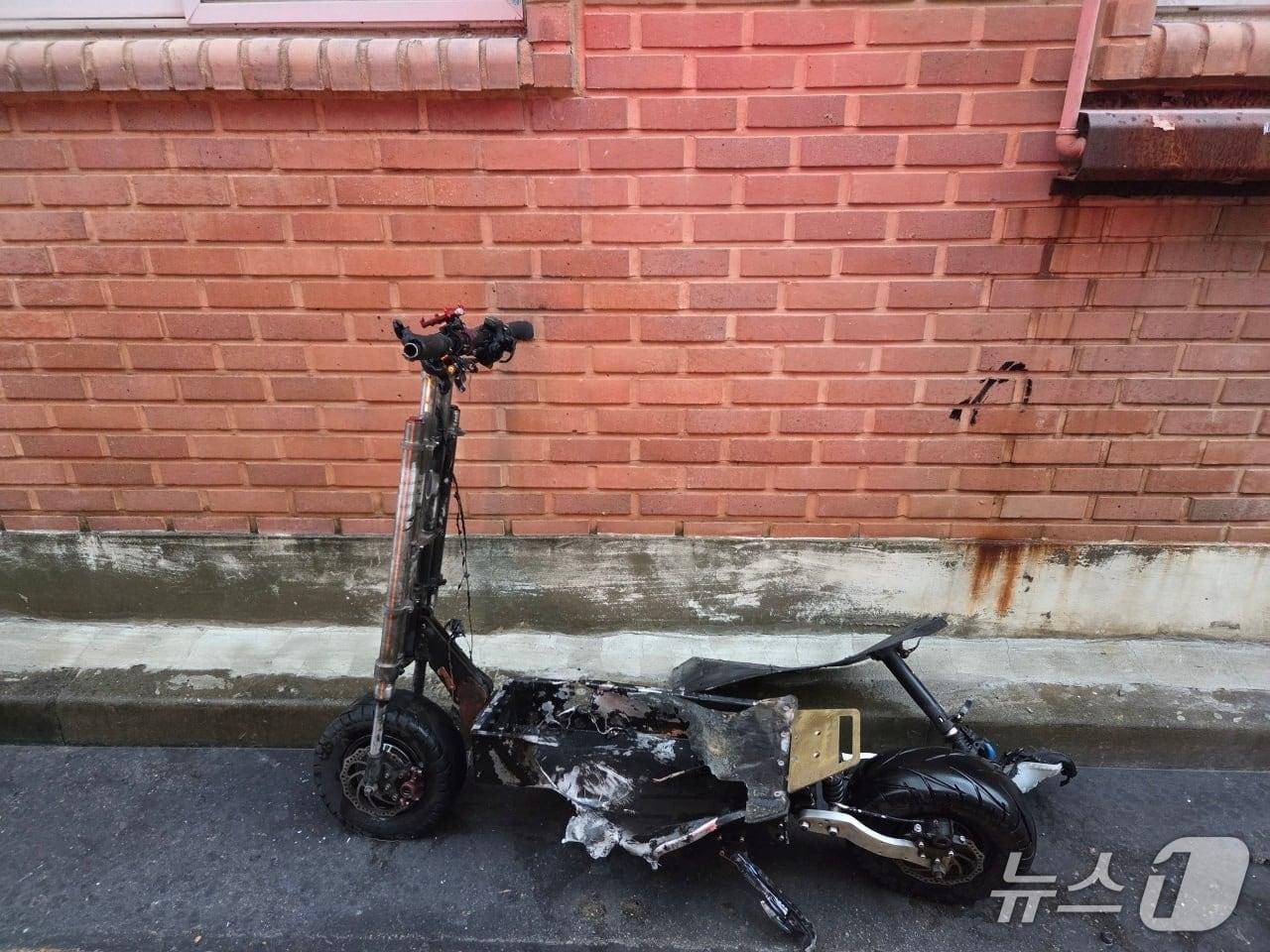 본문 이미지 - 화재 현장. &#40;경기도소방재난본부 제공. 재판매 및 DB 금지&#41; 2025.10.13/뉴스1