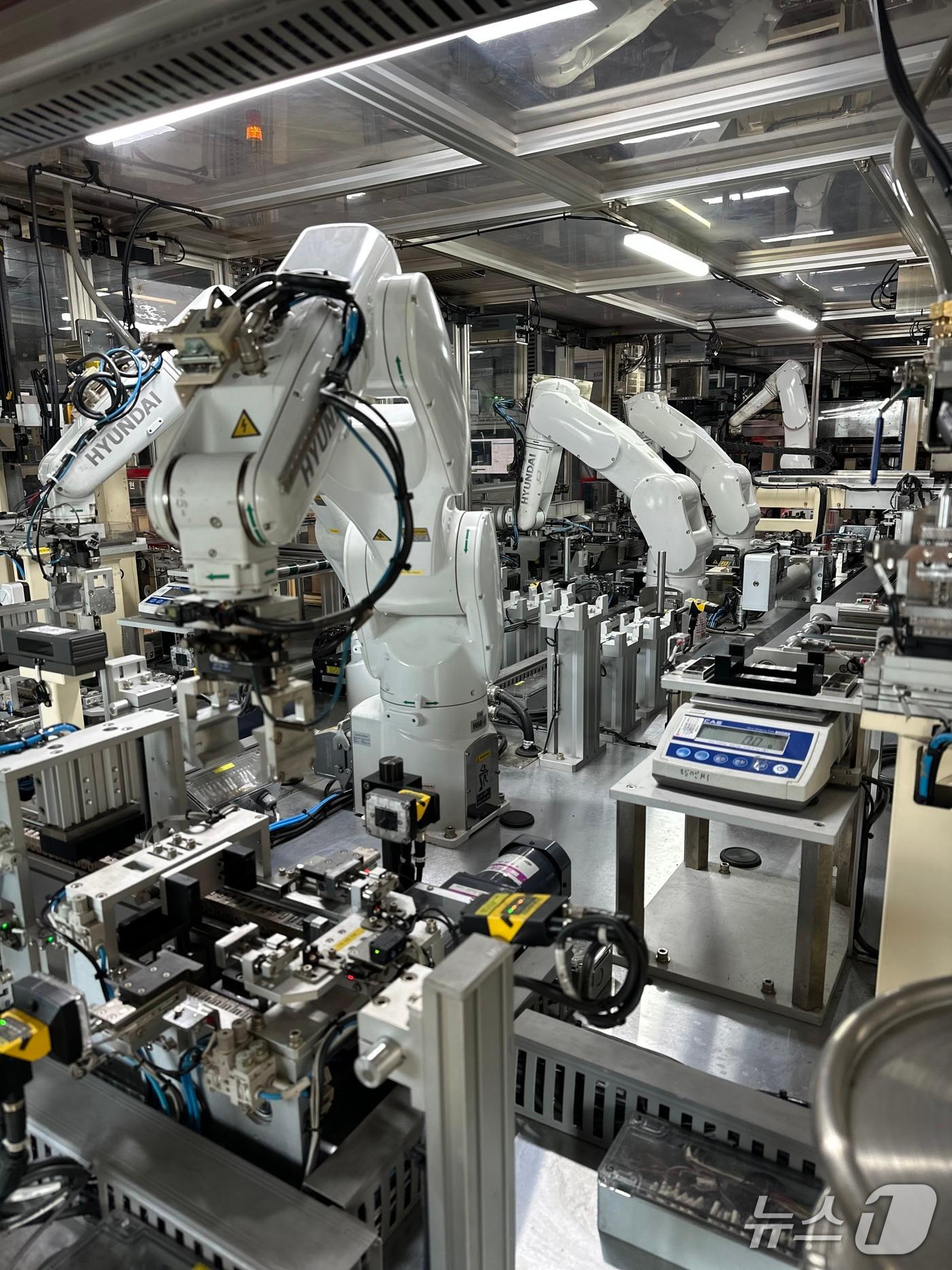 본문 이미지 -  코렌스의 생산 라인 모습.&#40;코렌스 제공&#41;