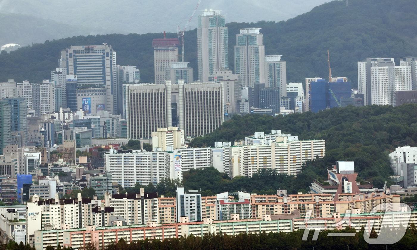 서울 아파트 단지 모습.&#40;자료사진&#41;. 뉴스1 ⓒ News1 김명섭 기자