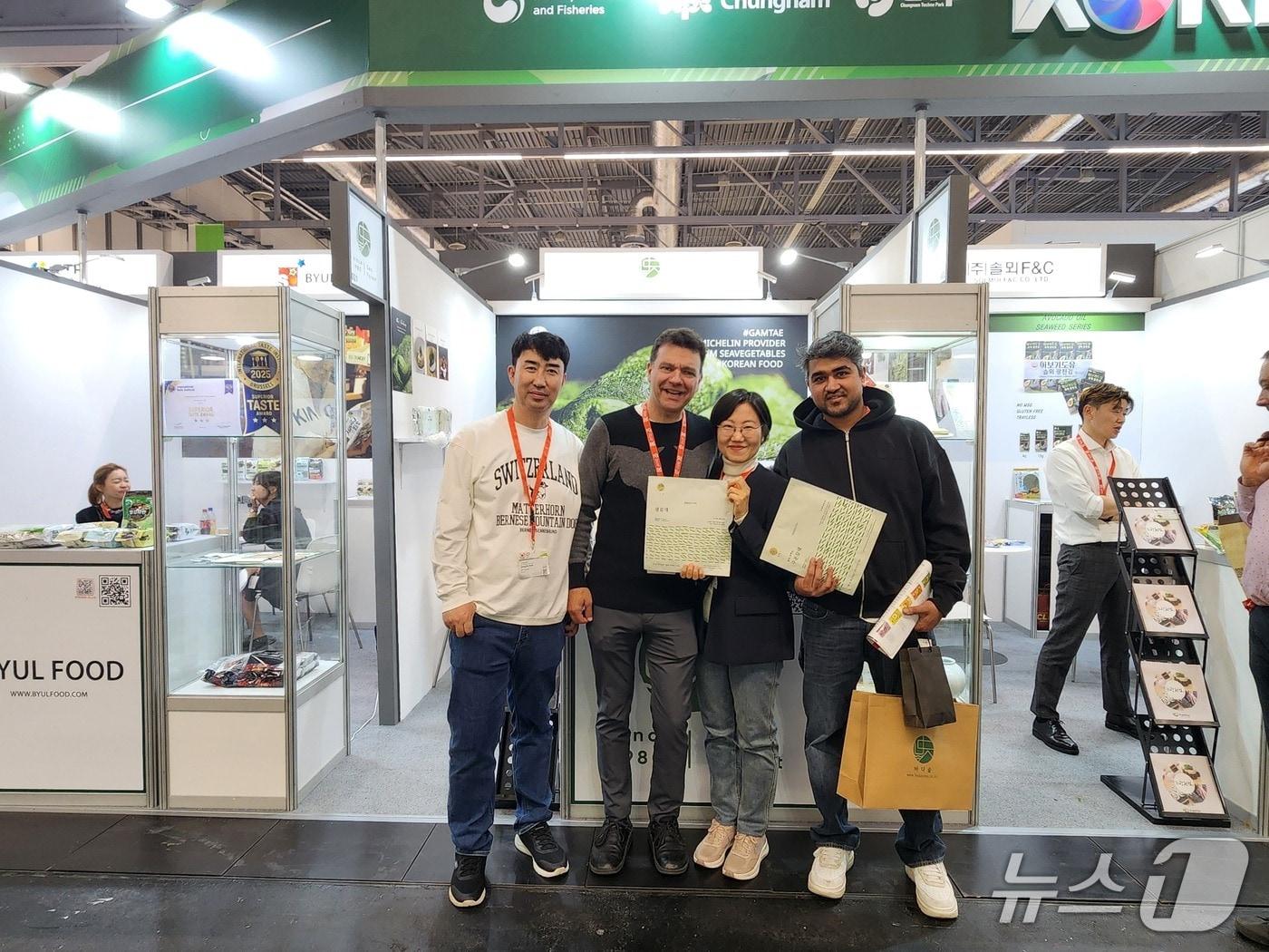 본문 이미지 - 아누가 2025에 참여한 기린컴퍼니 바다숲 부스&#40;기린컴퍼니 제공&#41;