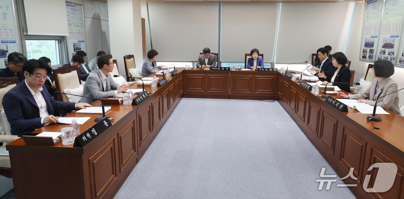 대전공구의회가 13일 전체의원 간담회를 진행했다.&#40;동구의회 제공. 재판매 및 DB금지&#41;/뉴스1