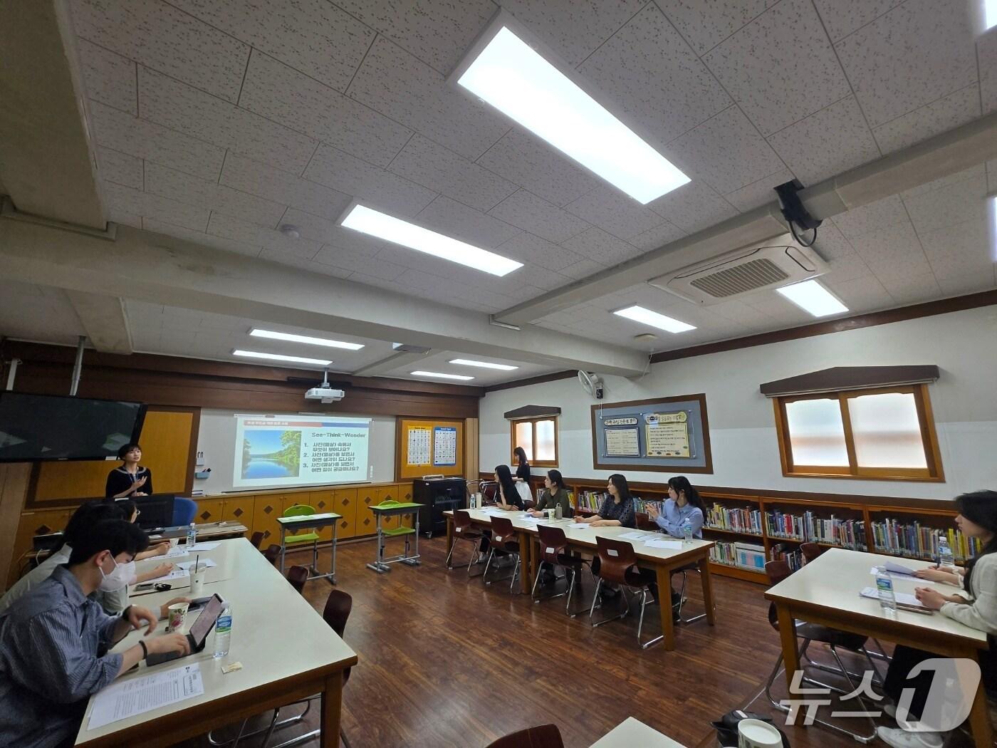 본문 이미지 - 지난 1학기 부산 부산진구 가남초등학교에서 진행된 초등 수업 나눔 릴레이 모습