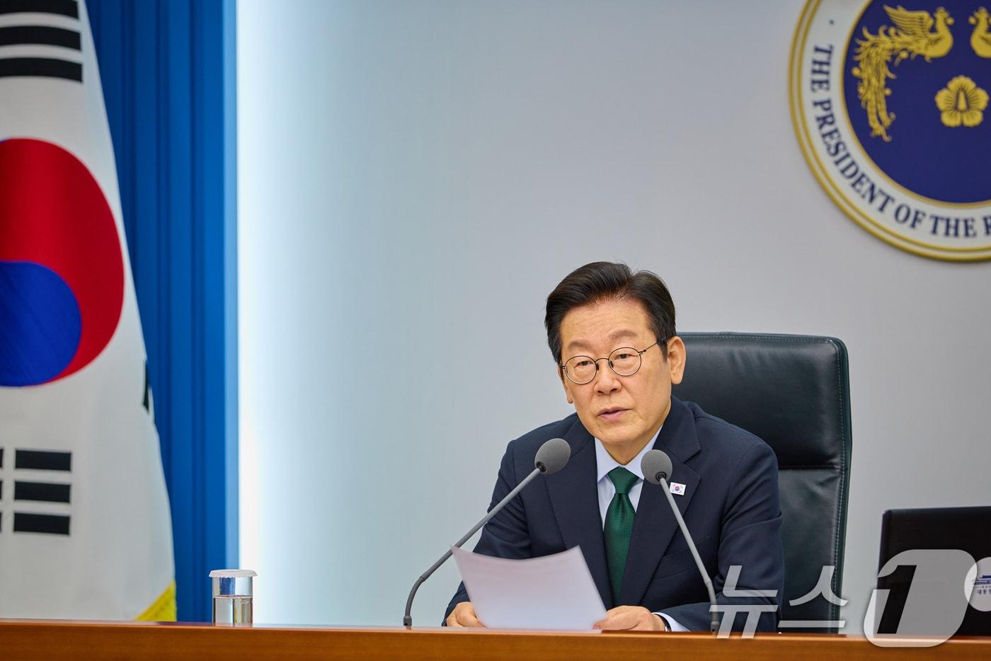 이재명 대통령이 지난 13일 서울 용산 대통령실 청사에서 열린 수석보좌관회의에서 발언하고 있다. &#40;대통령실 제공. 재판매 및 DB 금지&#41; 2025.10.13/뉴스1 ⓒ News1 허경 기자