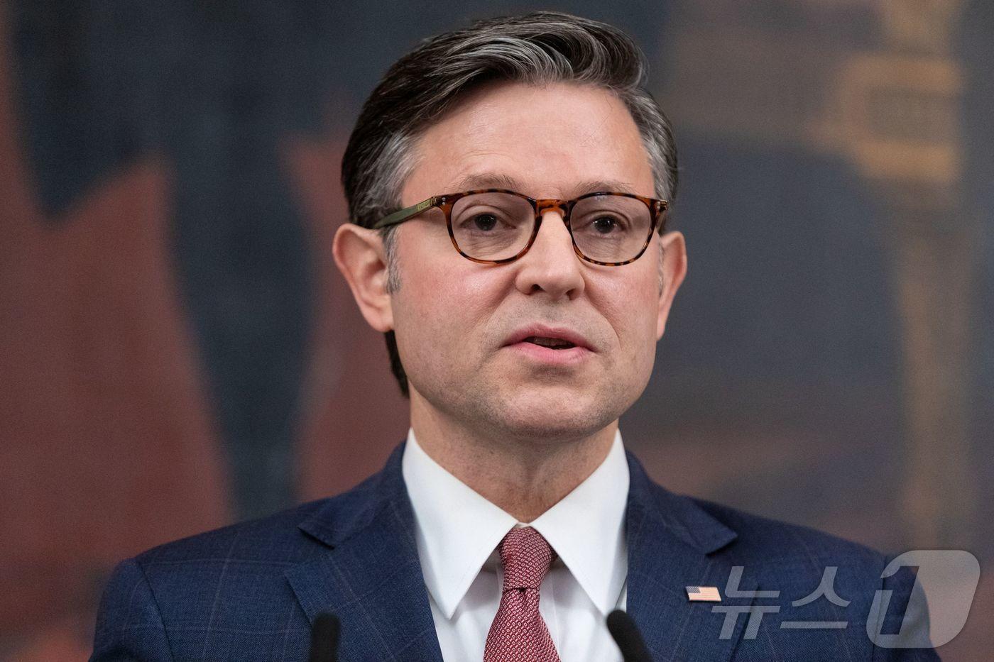 마이크 존슨 하원의장이 10일(현지시간) 워싱턴에서 기자회견을 개최하고 있다. 2025.10.10 ⓒ AFP=뉴스1