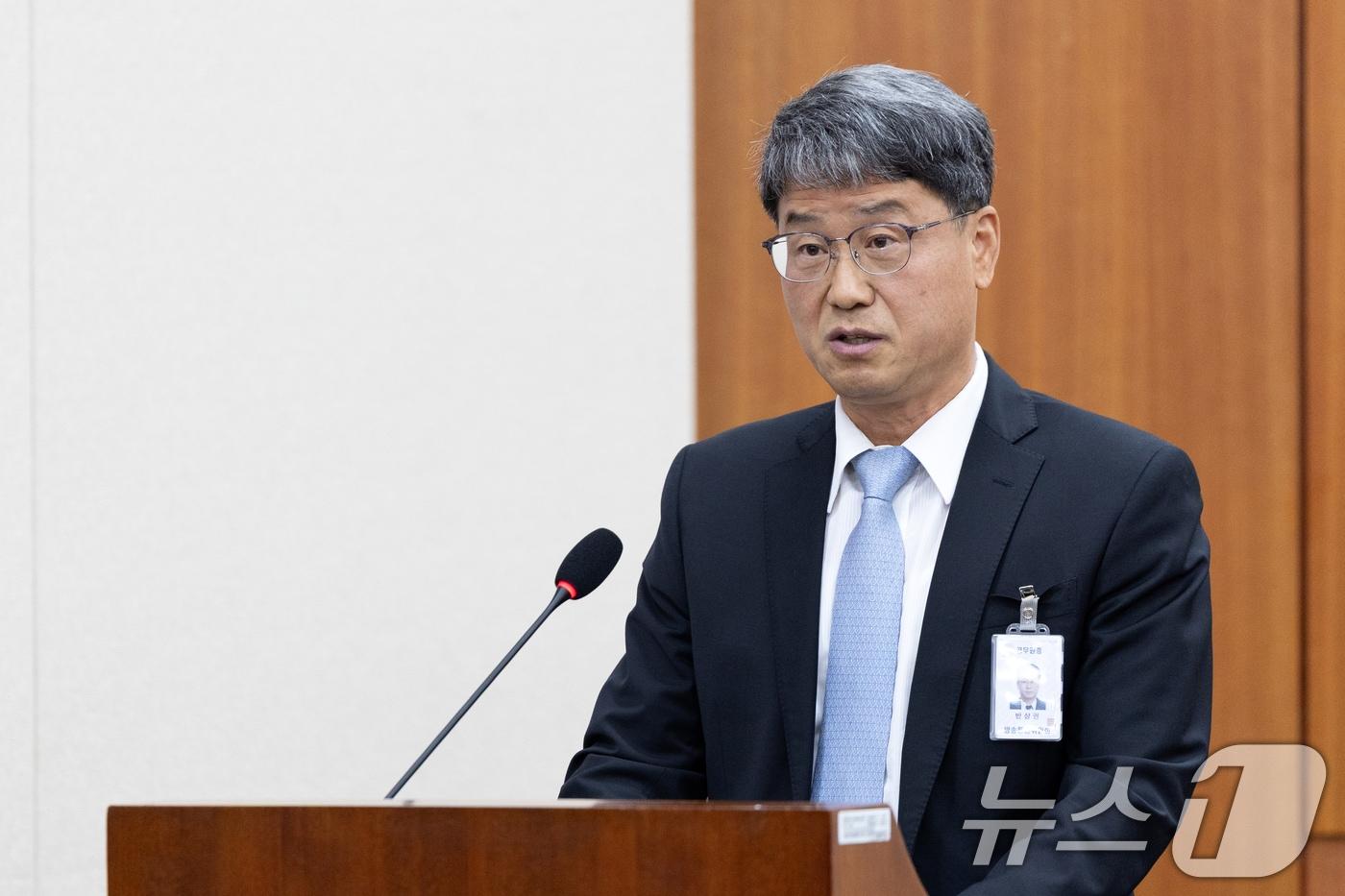 본문 이미지 - 반상권 방송미디어통신위원회 위원장 직무대리 겸 대변인이 14일 서울 여의도 국회에서 열린 과학기술정보방송통신위원회 방송통신위원회 등에 대한 국정감사에 출석해 업무보고하고 있다. 2025.10.14/뉴스1 ⓒ News1 이승배 기자