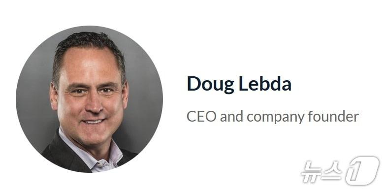 본문 이미지 - 미국 온라인 대출비교 플랫폼 렌딩트리의 최고경영자 더그 레브다가 12일(현지시간) ATV 사고로 숨졌다. (출처=렌딩트리 웹사이트)